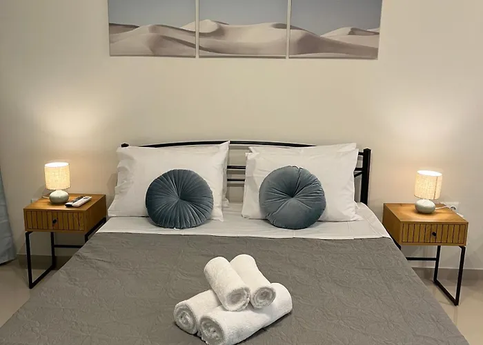 Irene Front Luxury * Peraía