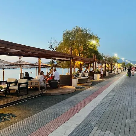 Irene Front Luxury * Peraía