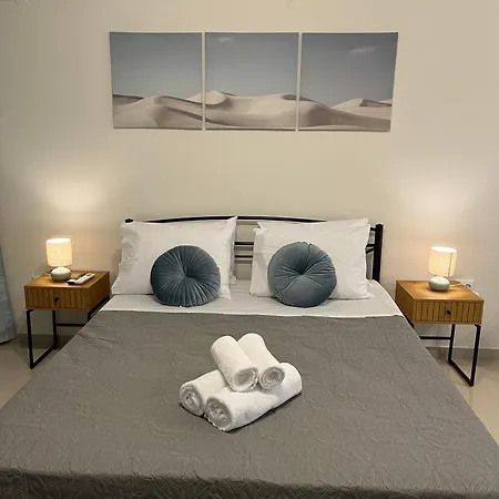 Irene Front Luxury * Peraía