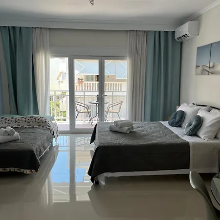 Irene Front Luxury Appartamento Peraía